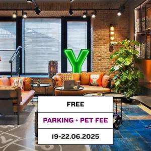 Отель Moxy Praga